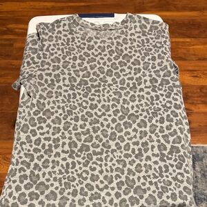 Zoe + Liv Gray Leopard Print Short Sleeve Tee